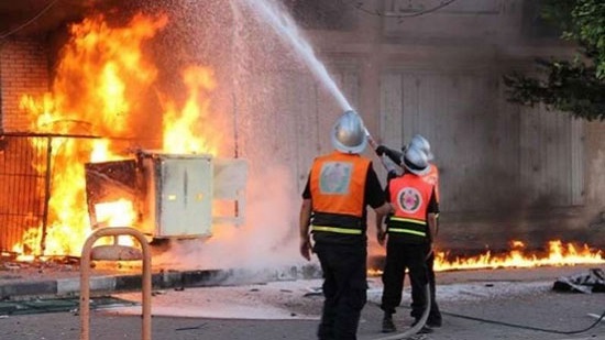 حريق شب في نخيل بجوار مدرسة بالشرقية